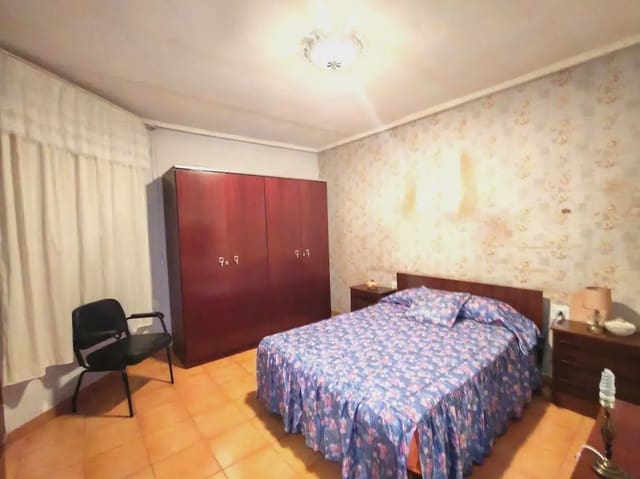 Piso de 4 habitaciones en Carrús Est - Camí dels Magros, Elche / Elx en venta - 130.000 € (Ref: 10175921)
