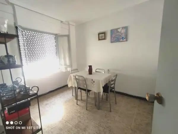 Piso de 4 habitaciones en Centro, Elche / Elx en venta - 125.000 € (Ref: 10183878)
