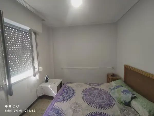 Piso de 4 habitaciones en Centro, Elche / Elx en venta - 125.000 € (Ref: 10183878)