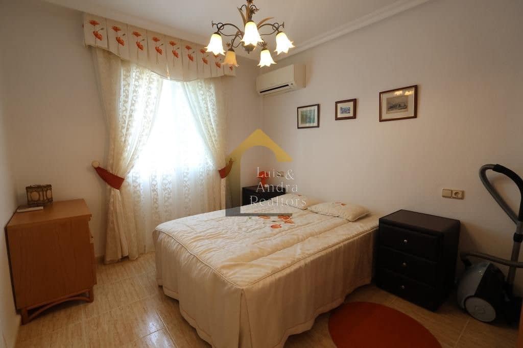 3 soverom Villa til salgs i Orihuela Costa med svømmebasseng garasje - € 360 000 (Ref: 10167093)