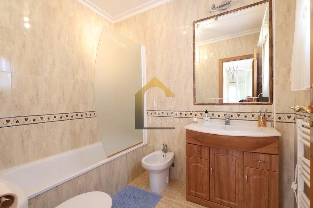 3 soverom Villa til salgs i Orihuela Costa med svømmebasseng garasje - € 360 000 (Ref: 10167093)