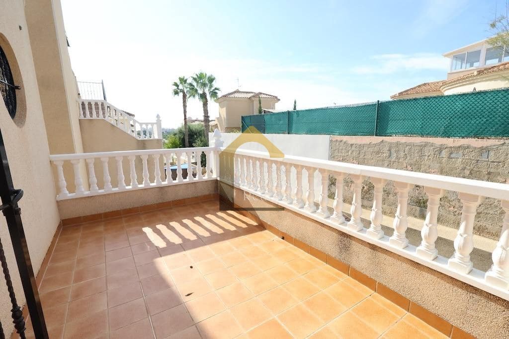 3 soverom Villa til salgs i Orihuela Costa med svømmebasseng garasje - € 360 000 (Ref: 10167093)