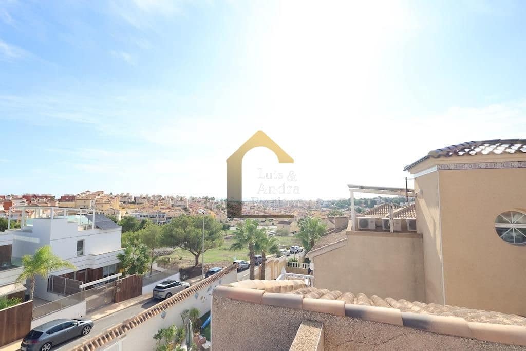 3 soverom Villa til salgs i Orihuela Costa med svømmebasseng garasje - € 360 000 (Ref: 10167093)