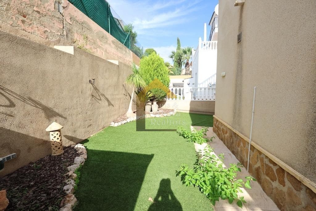 3 soverom Villa til salgs i Orihuela Costa med svømmebasseng garasje - € 360 000 (Ref: 10167093)
