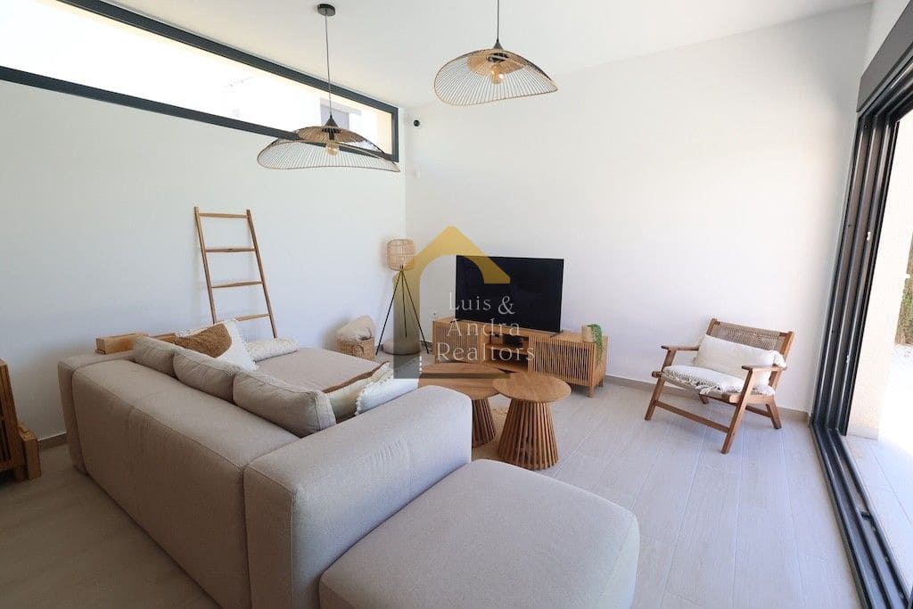 3 quarto Moradia para venda em Algorfa com piscina garagem - 620 000 € (Ref: 10170220)