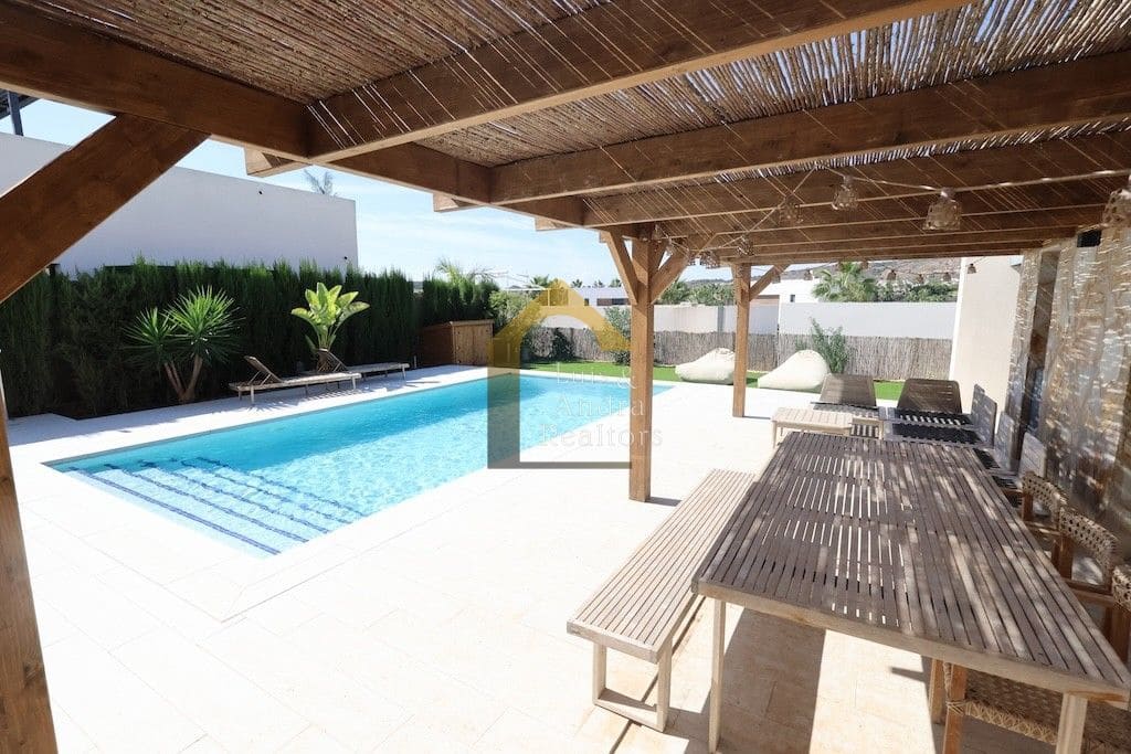 3 quarto Moradia para venda em Algorfa com piscina garagem - 620 000 € (Ref: 10170220)