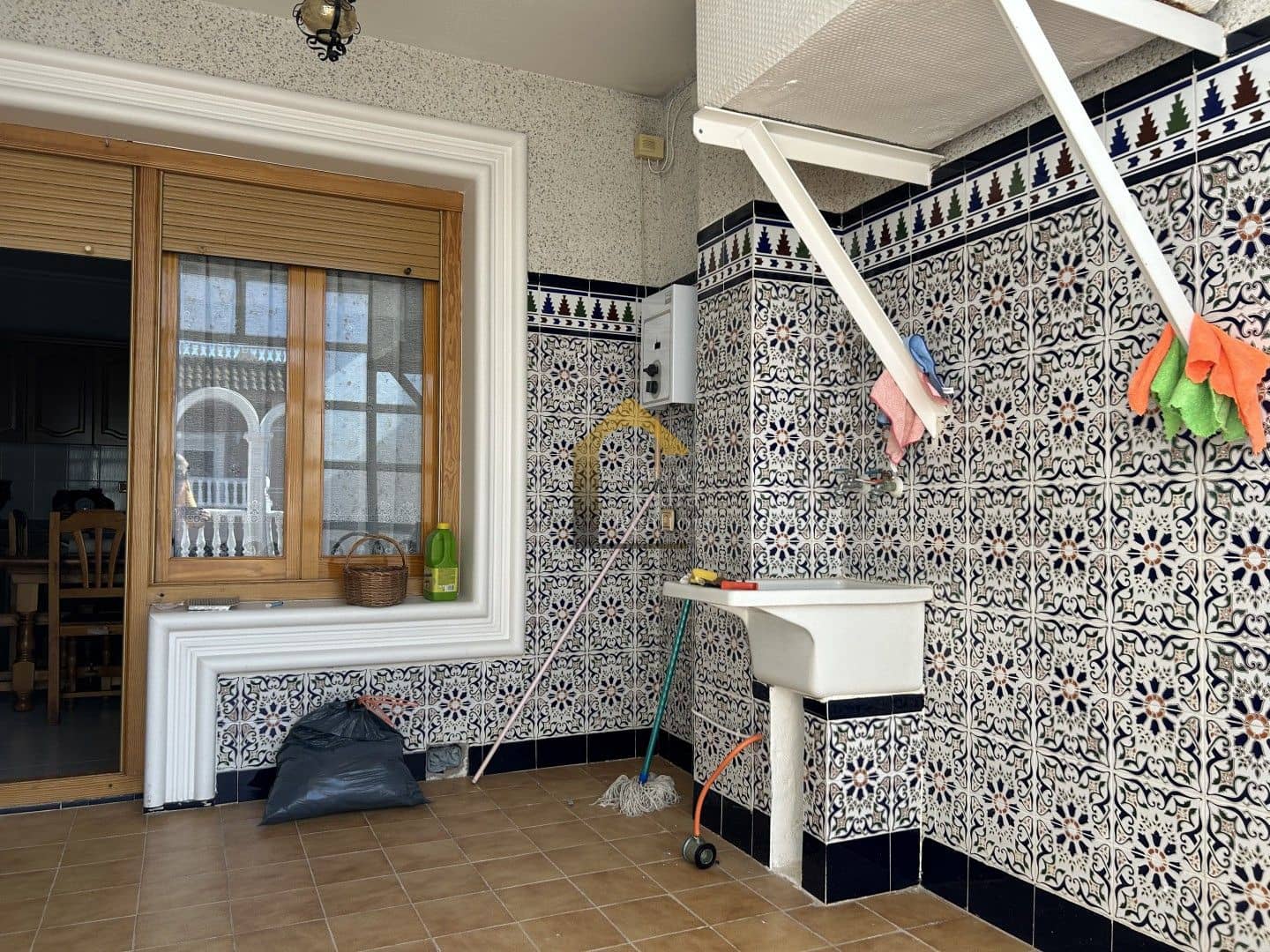 5 bedroom Villa for sale in Cox with garage - € 270,000 (Ref: 9109958)