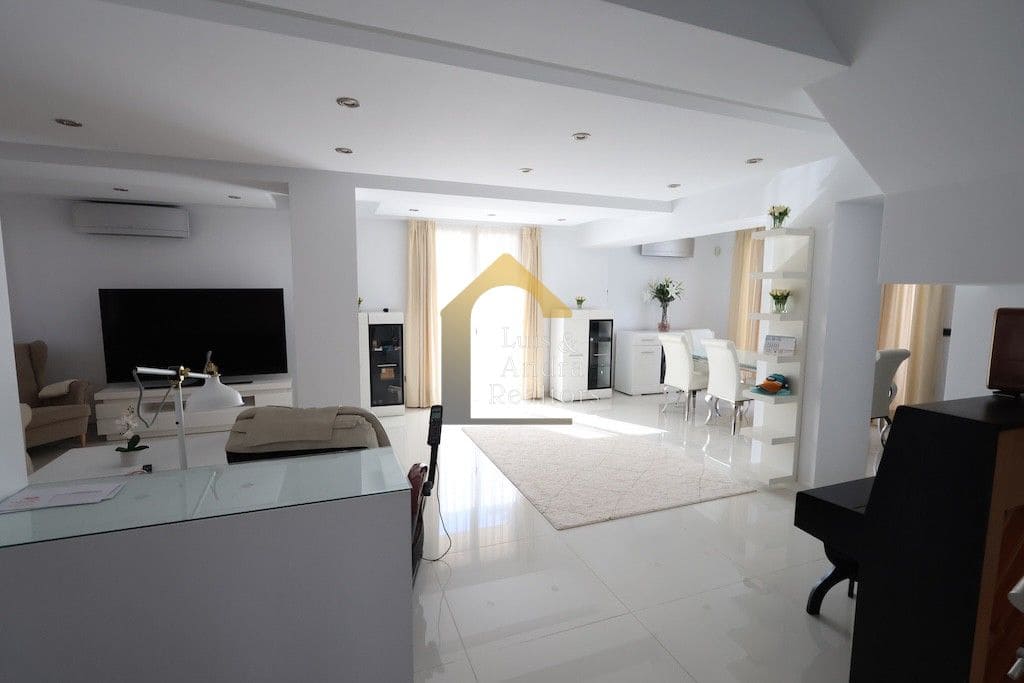 4 slaapkamer Villa te koop in Orihuela Costa met zwembad garage - € 1.190.000 (Ref: 9312204)