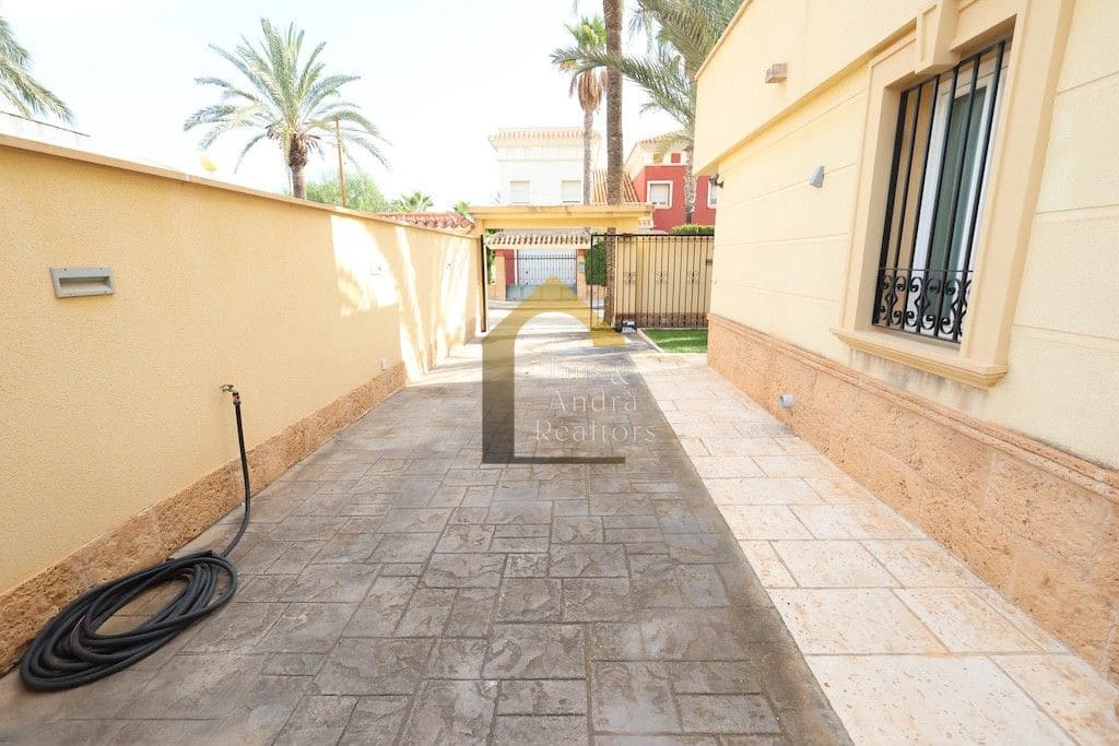 4 slaapkamer Villa te koop in Orihuela Costa met zwembad garage - € 1.190.000 (Ref: 9312204)
