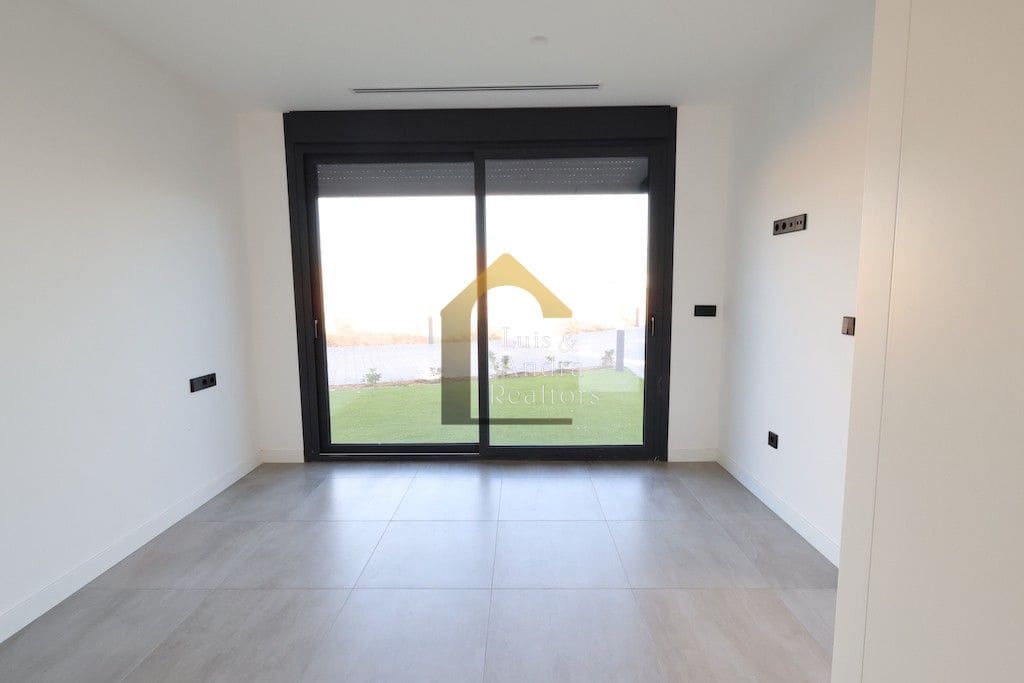Chalet de 3 habitaciones en Torre-Pacheco en venta con piscina - 439.000 € (Ref: 9334268)