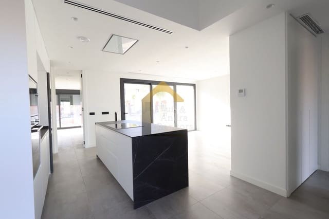 Chalet de 3 habitaciones en Torre-Pacheco en venta con piscina - 439.000 € (Ref: 9334268)