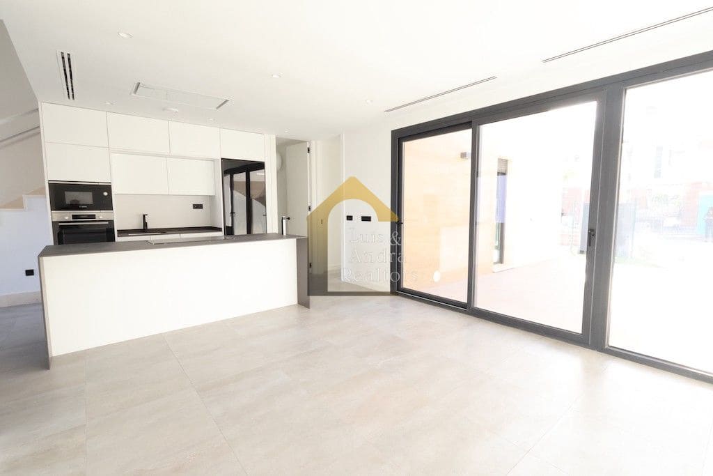 Chalet de 3 habitaciones en Torre-Pacheco en venta con piscina - 439.000 € (Ref: 9334268)