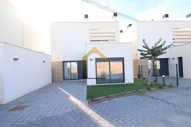 Chalet de 3 habitaciones en Torre-Pacheco en venta con piscina - 439.000 € (Ref: 9334268)