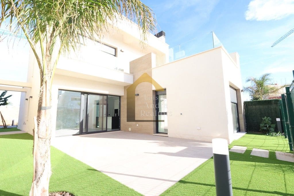 Chalet de 3 habitaciones en Torre-Pacheco en venta con piscina - 439.000 € (Ref: 9334268)