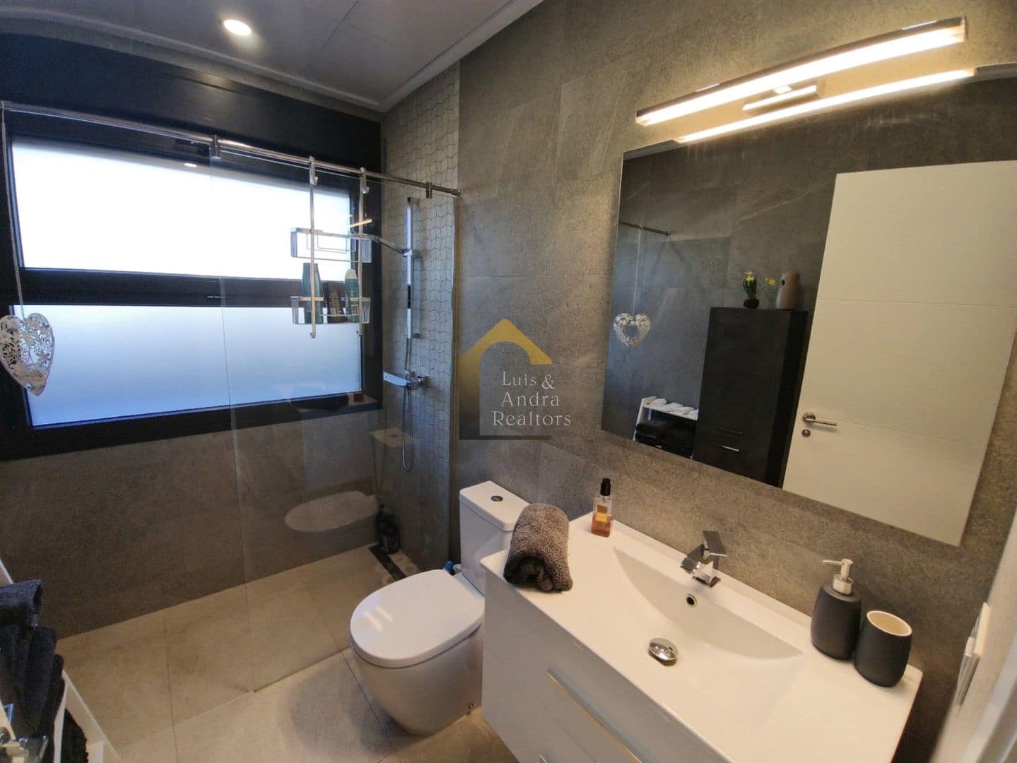 3 sovrum Villa till salu i Entre Naranjos med pool - 459 950 € (Ref: 9340451)