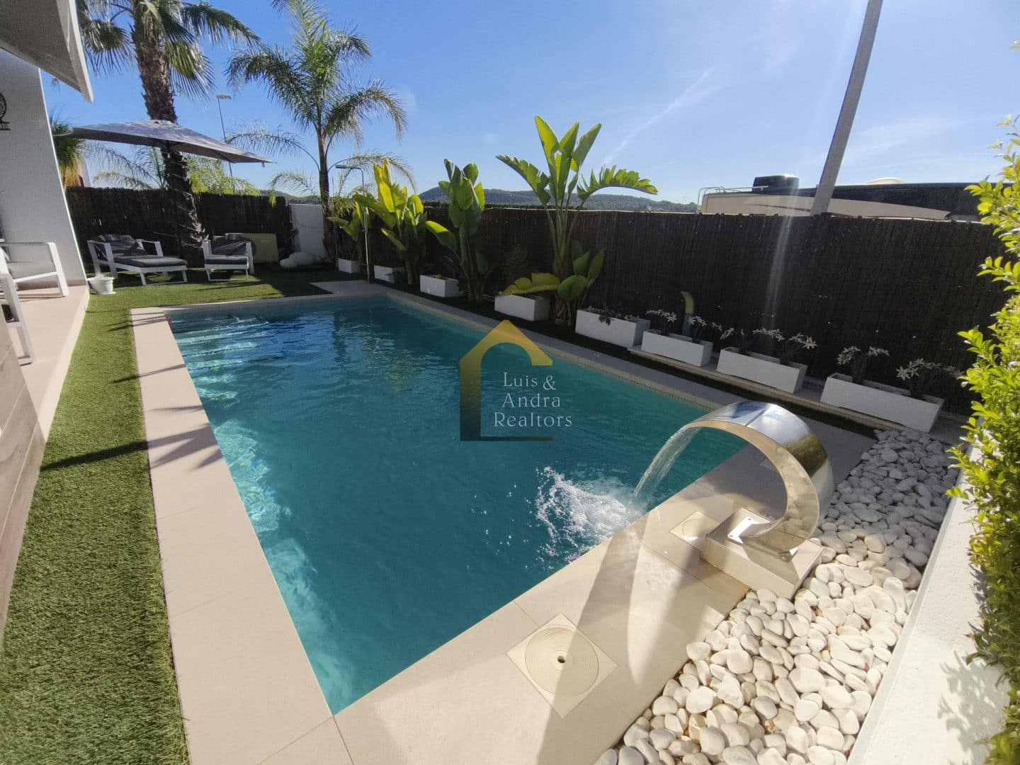 3 sovrum Villa till salu i Entre Naranjos med pool - 459 950 € (Ref: 9340451)