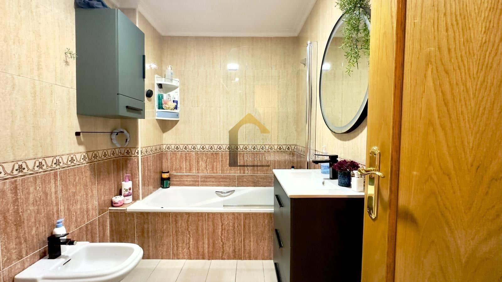 4 slaapkamer Appartement te koop in Torrevieja met garage - € 259.900 (Ref: 9691491)