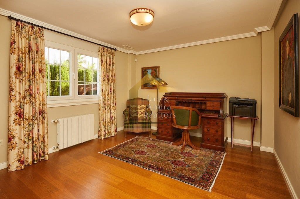 5 slaapkamer Villa te koop in Ciudad Quesada met zwembad - € 790.000 (Ref: 9691495)