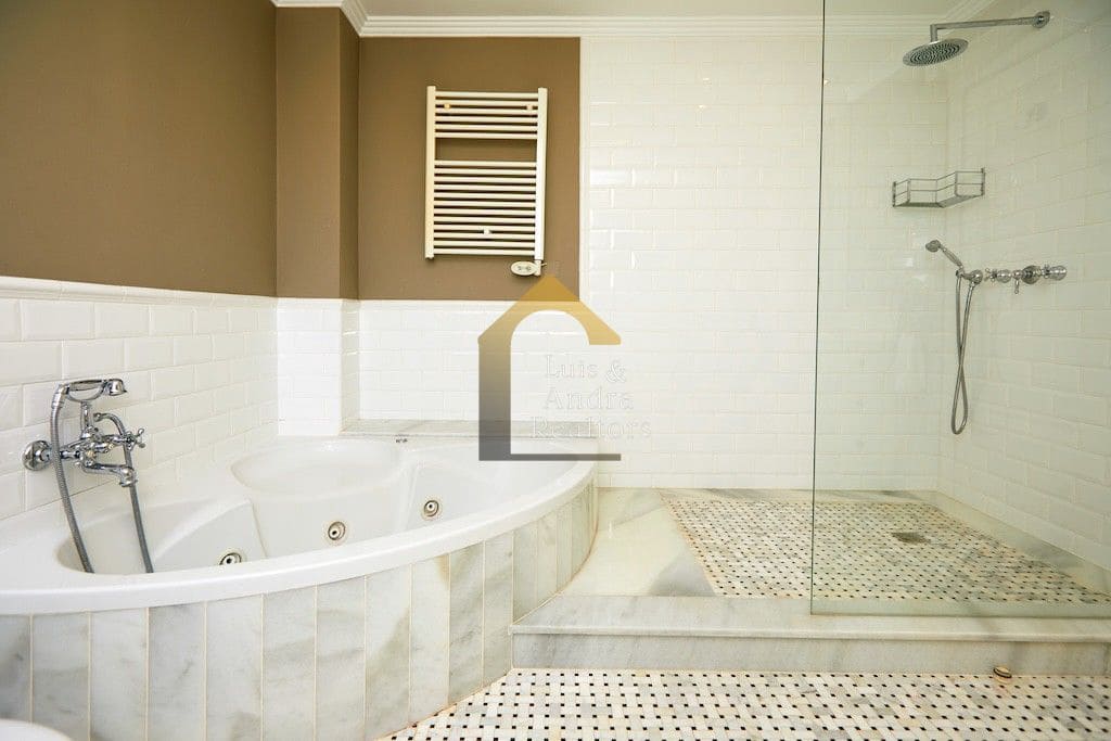 5 slaapkamer Villa te koop in Ciudad Quesada met zwembad - € 790.000 (Ref: 9691495)