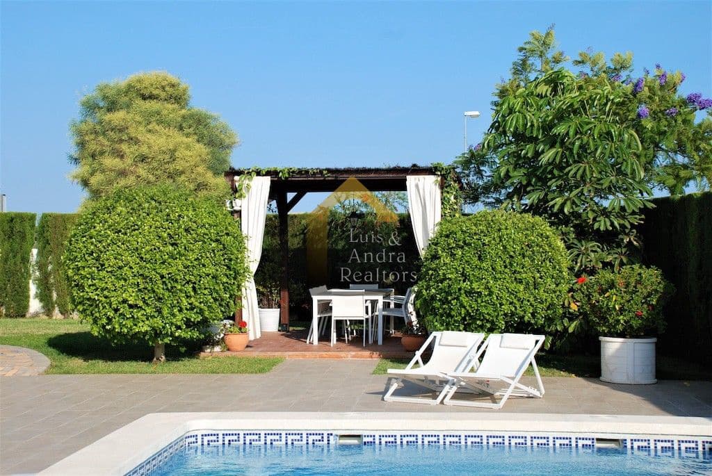 5 slaapkamer Villa te koop in Ciudad Quesada met zwembad - € 790.000 (Ref: 9691495)