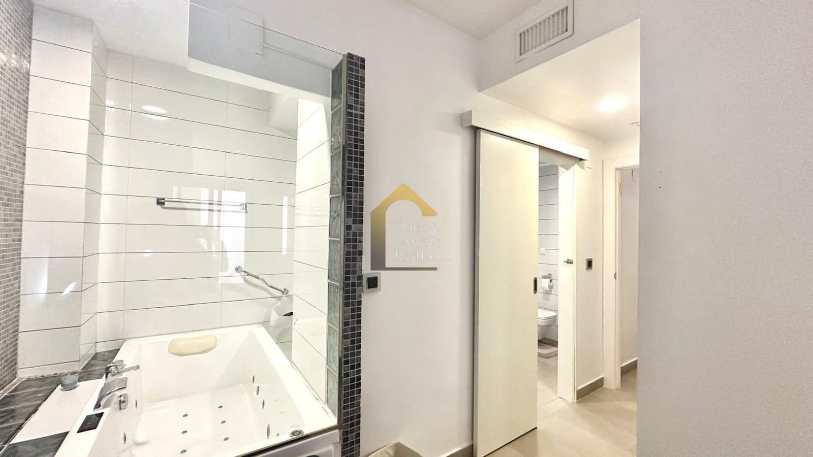 3 soveværelse Lejlighed til salg i Torrevieja med garage - € 220.000 (Ref: 9691496)