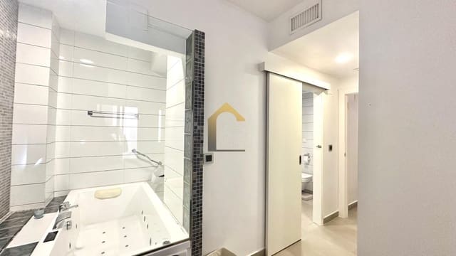 3 soveværelse Lejlighed til salg i Parque de las Naciones, Torrevieja med garage - € 220.000 (Ref: 9691496)