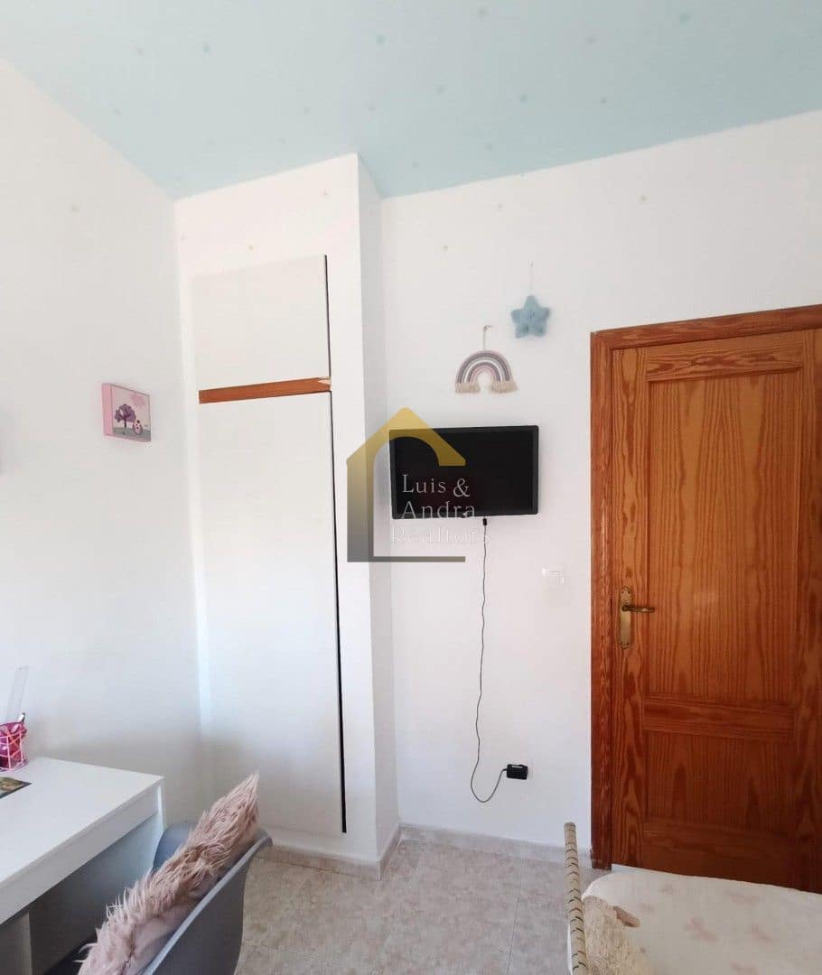 4 quarto Casa em Banda para venda em Torrevieja com garagem - 187 900 € (Ref: 9719362)