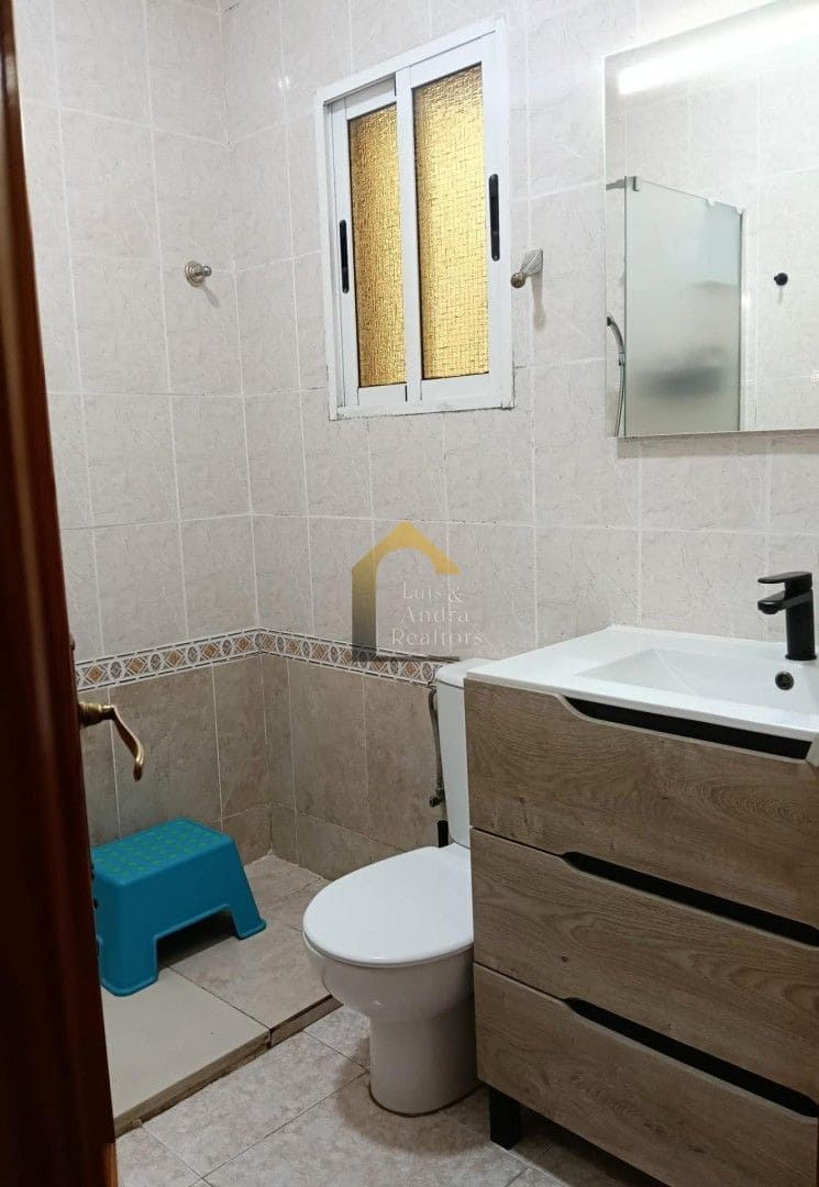 4 quarto Casa em Banda para venda em Torrevieja com garagem - 187 900 € (Ref: 9719362)