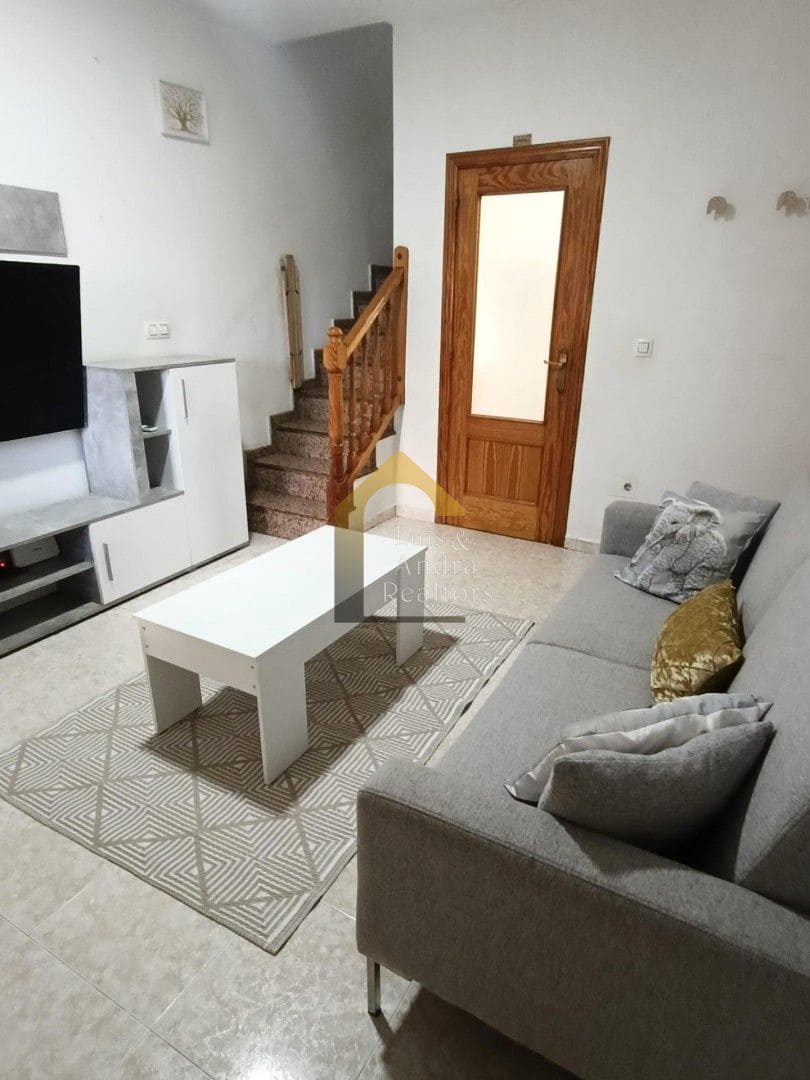 4 quarto Casa em Banda para venda em Torrevieja com garagem - 187 900 € (Ref: 9719362)