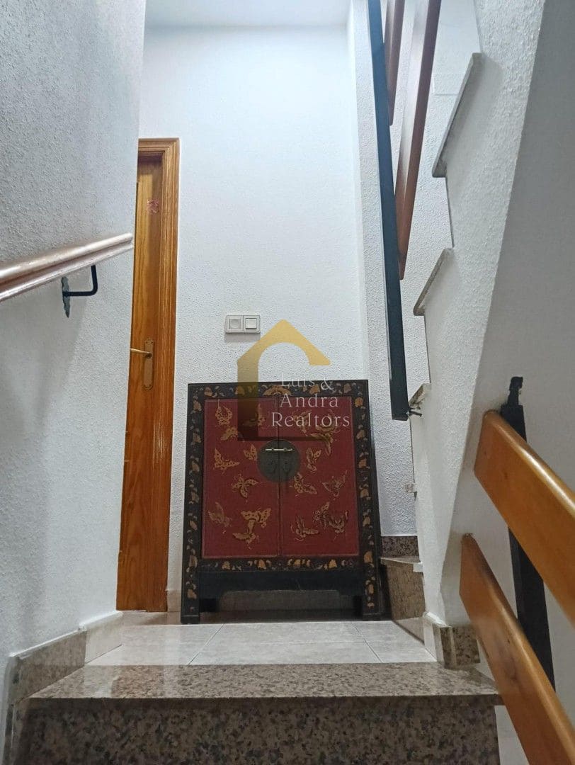 4 quarto Casa em Banda para venda em Torrevieja com garagem - 187 900 € (Ref: 9719362)