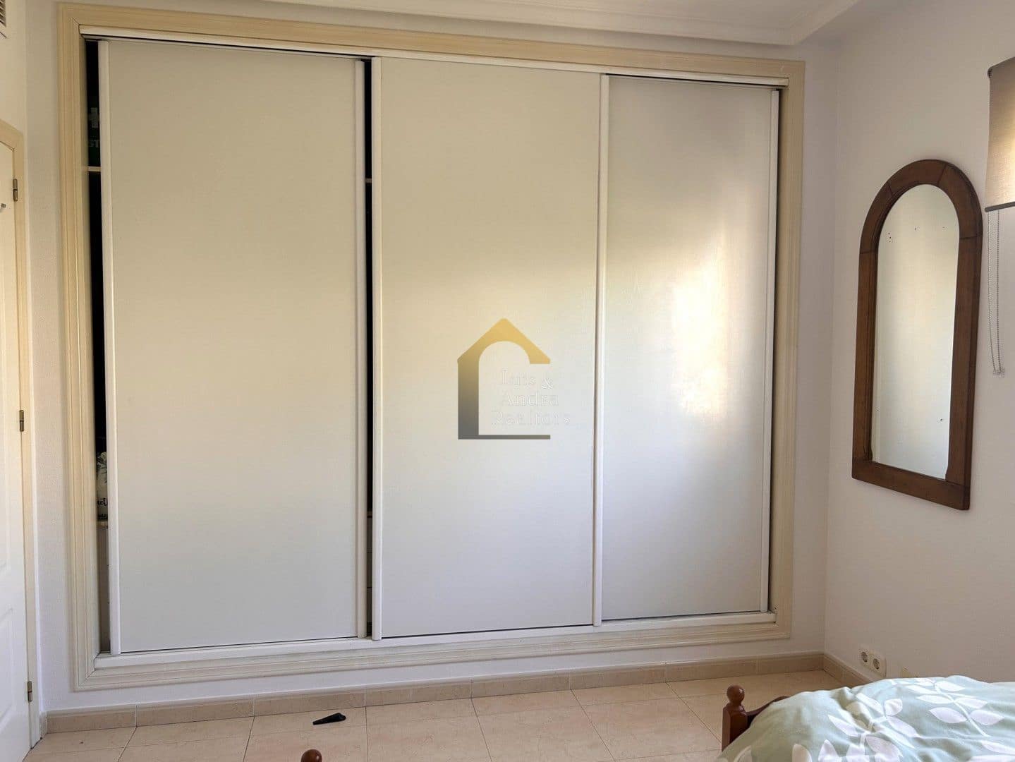 4 bedroom Villa for sale in Benferri with pool garage - € 279,000 (Ref: 9731565)