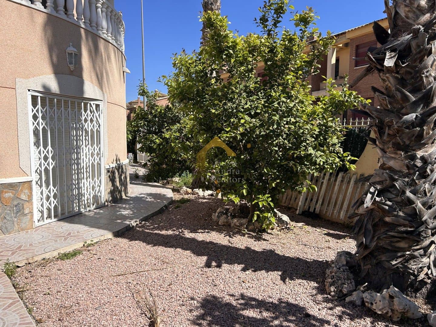 4 bedroom Villa for sale in Benferri with pool garage - € 279,000 (Ref: 9731565)