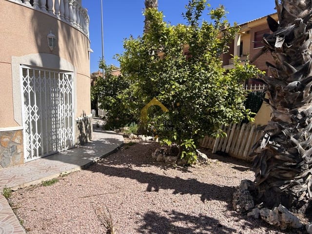 4 slaapkamer Villa te koop in Benferri met zwembad garage - € 279.000 (Ref: 9731565)