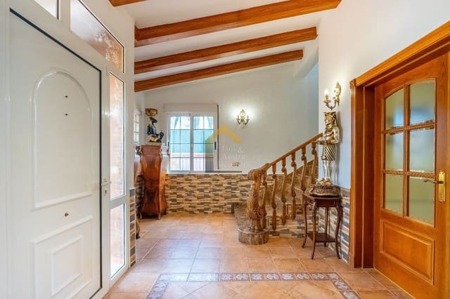6 chambre Villa/Maison à vendre à El Chaparral, Torrevieja avec piscine garage - 645 000 € (Ref: 9833151)