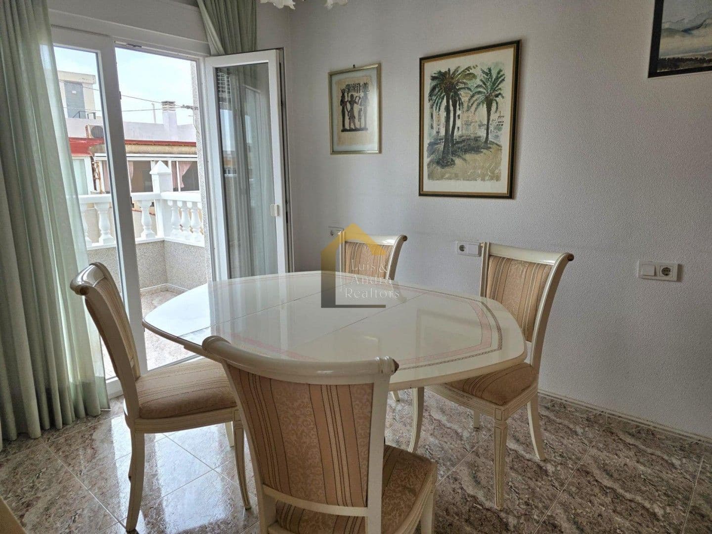 Ático de 3 habitaciones en Torrevieja en venta - 239.900 € (Ref: 9842002)