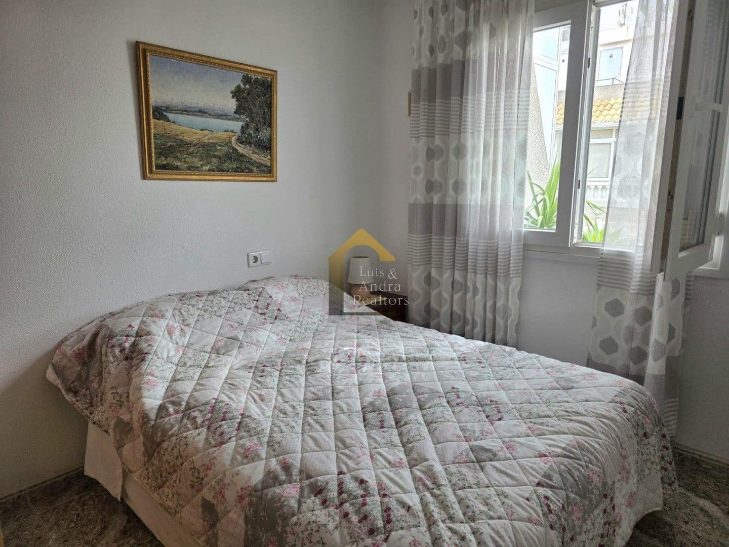 Ático de 3 habitaciones en Torrevieja en venta - 239.900 € (Ref: 9842002)