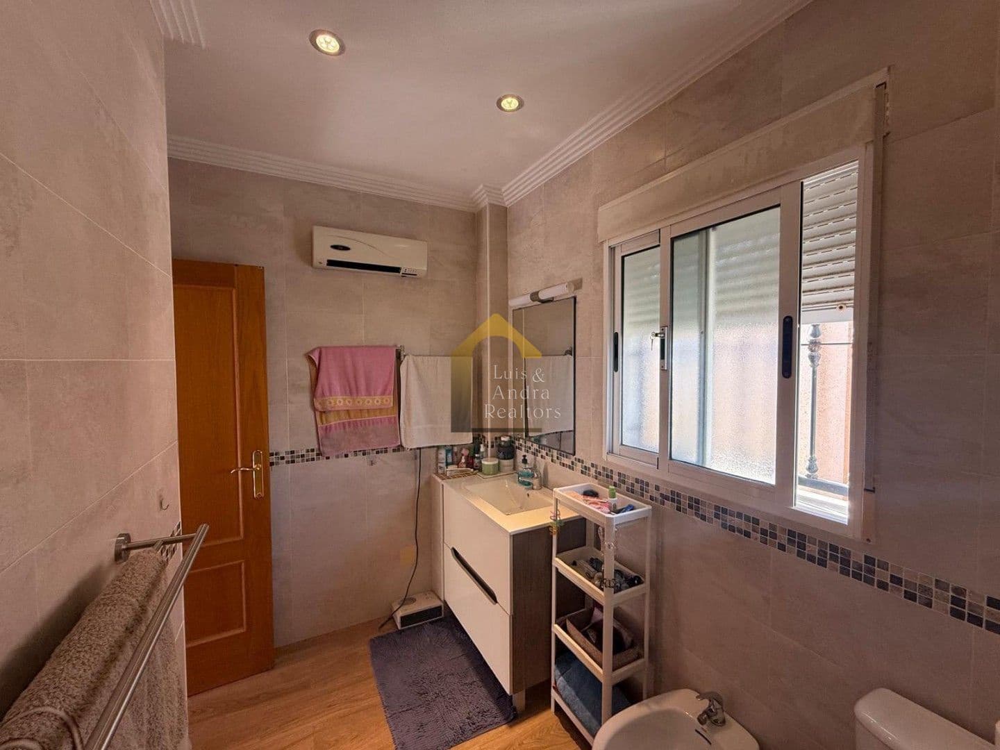 3 bedroom Villa for sale in Orihuela Costa - € 343,500 (Ref: 9861411)