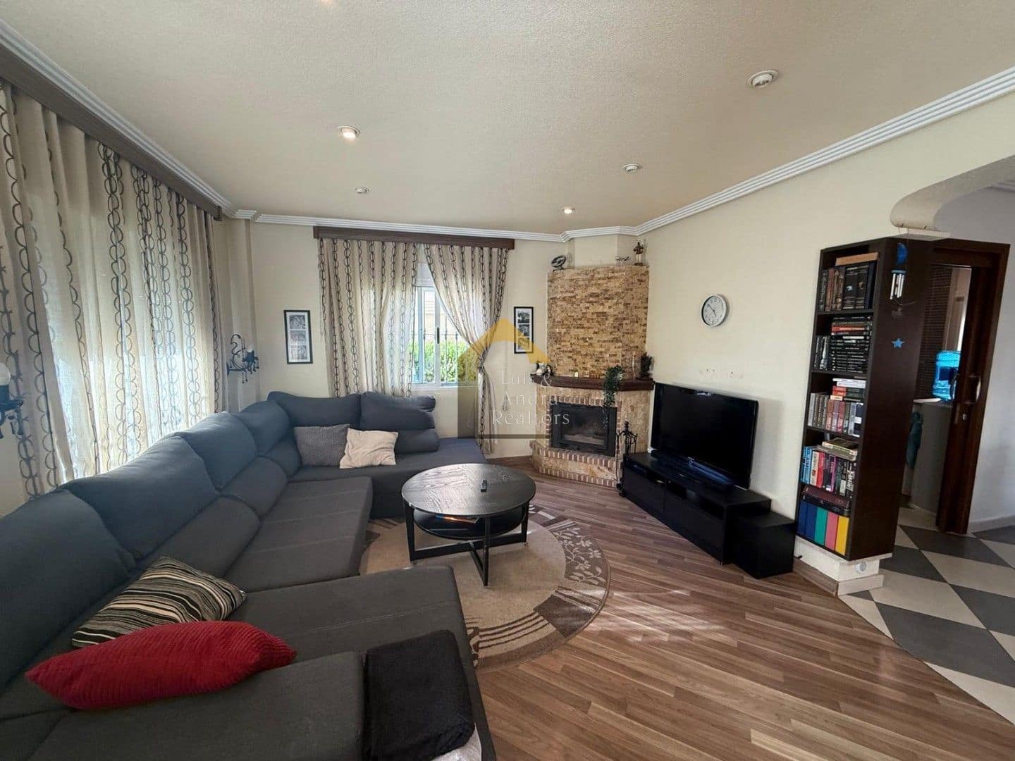 3 bedroom Villa for sale in Orihuela Costa - € 343,500 (Ref: 9861411)