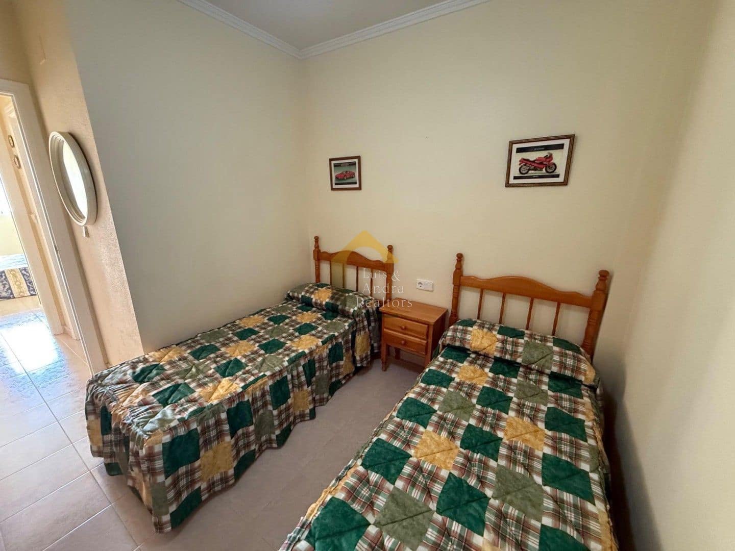 2 bedroom Townhouse for sale in Torrevieja with pool - € 159,900 (Ref: 9861412)
