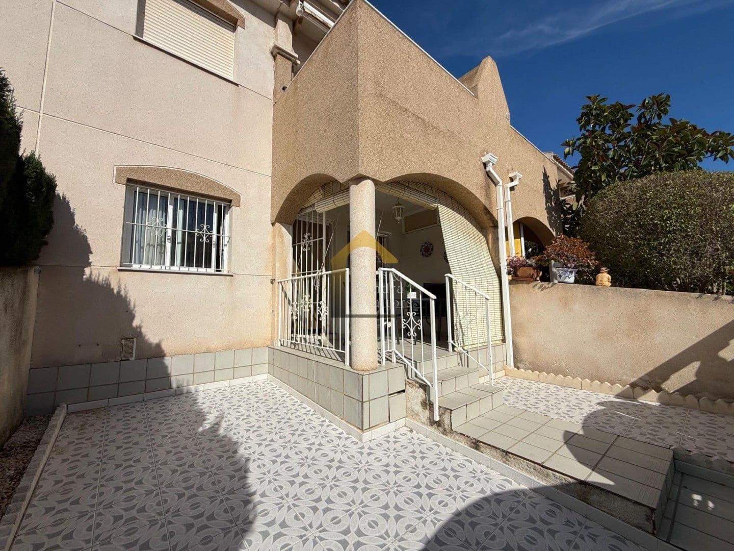 2 bedroom Townhouse for sale in Torrevieja with pool - € 159,900 (Ref: 9861412)