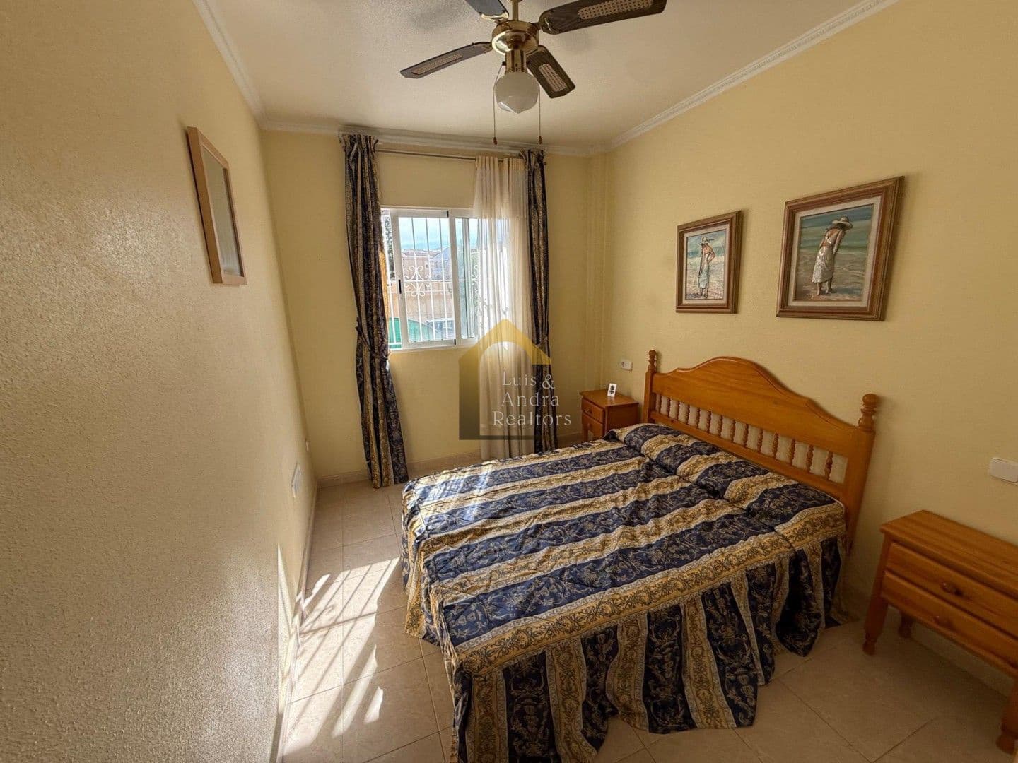 2 bedroom Townhouse for sale in Torrevieja with pool - € 159,900 (Ref: 9861412)
