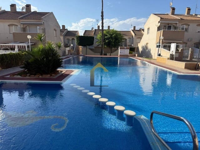 2 bedroom Townhouse for sale in Aguas Nuevas, Torrevieja with pool - € 159,900 (Ref: 9861412)