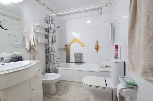 2 soveværelse Lejlighed til salg i Playa Flamenca, Orihuela med swimmingpool - € 174.000 (Ref: 9861413)