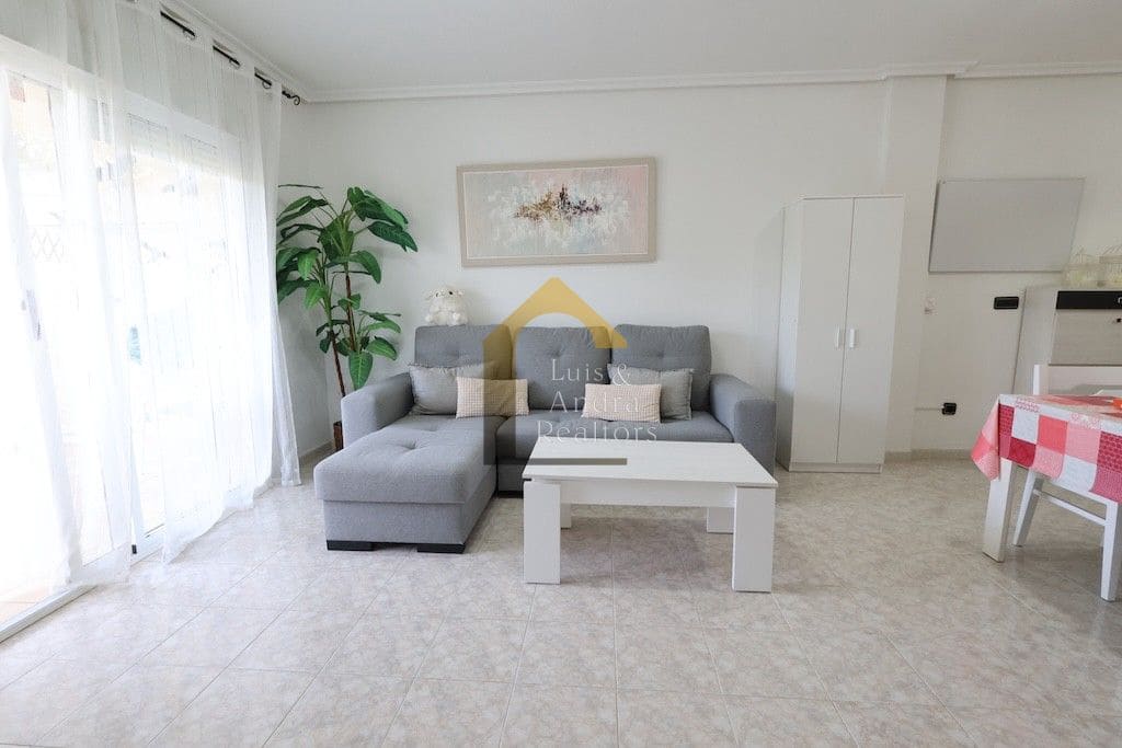 2 soveværelse Lejlighed til salg i Orihuela Costa med swimmingpool - € 174.000 (Ref: 9861413)