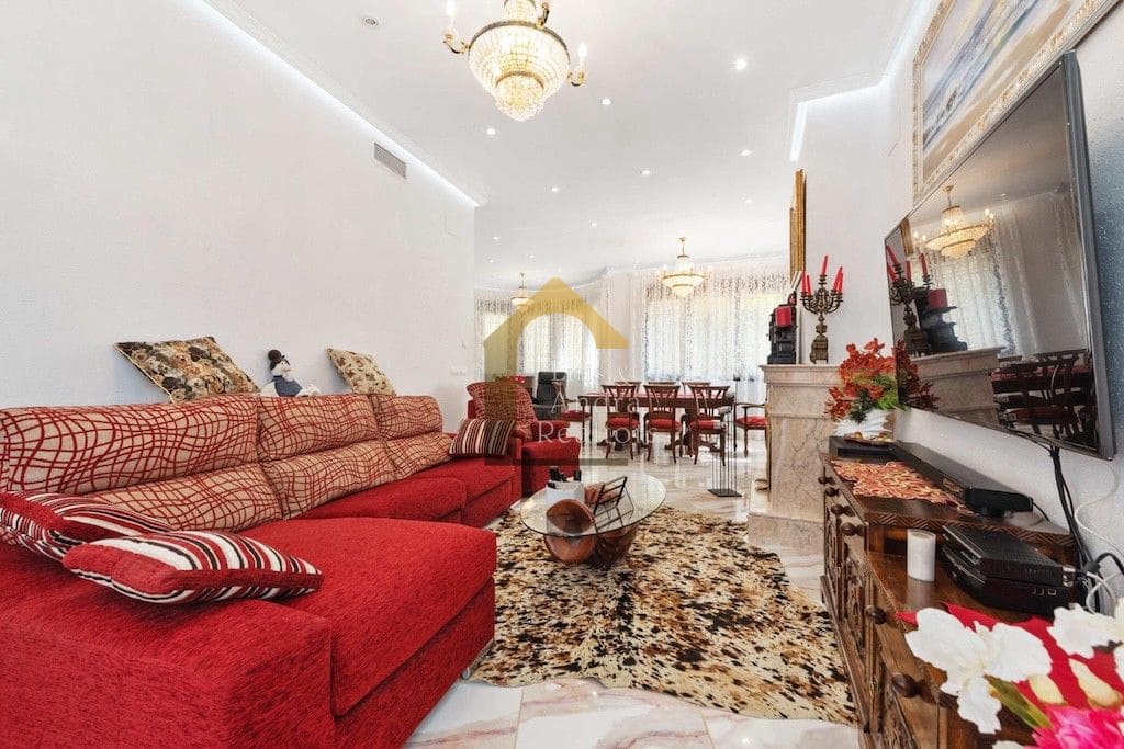 4 bedroom Villa for sale in Orihuela Costa with pool garage - € 1,600,000 (Ref: 9861414)