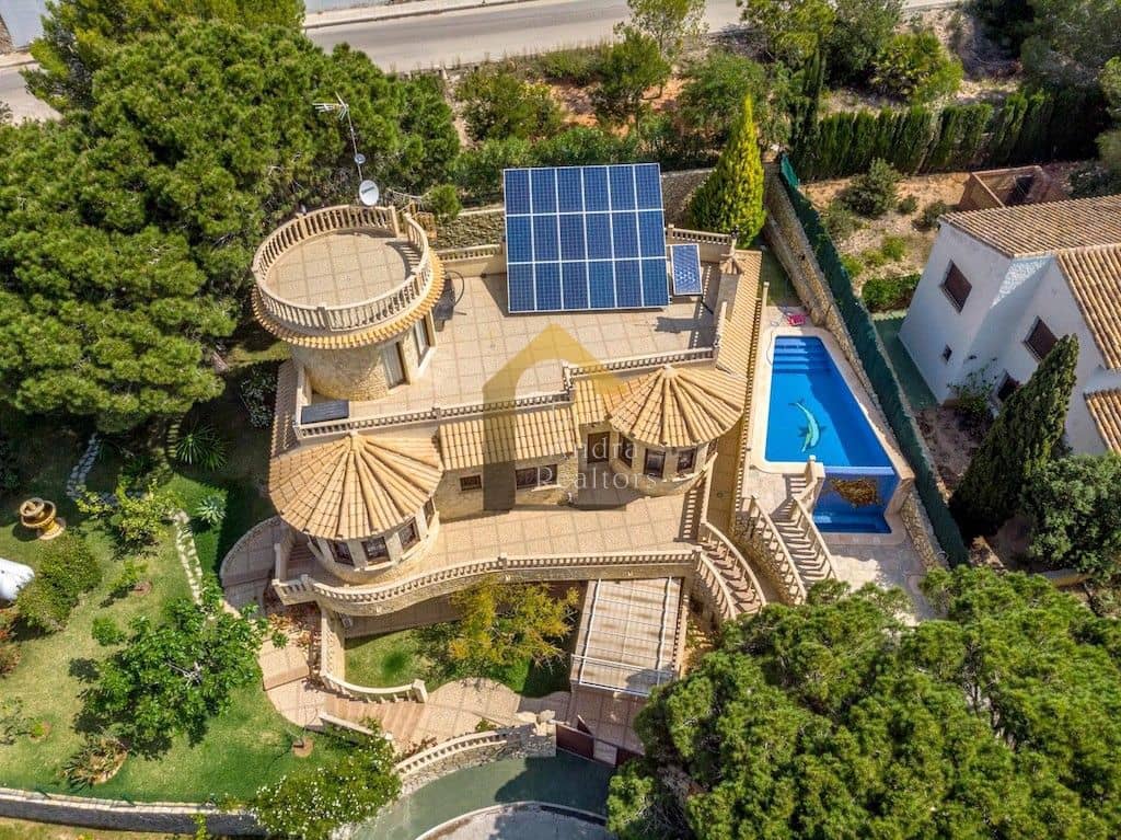 4 bedroom Villa for sale in Orihuela Costa with pool garage - € 1,600,000 (Ref: 9861414)