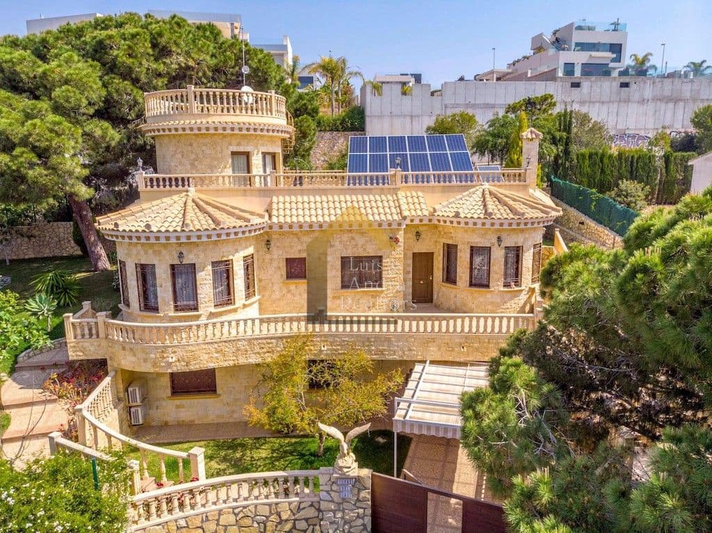 4 bedroom Villa for sale in Orihuela Costa with pool garage - € 1,600,000 (Ref: 9861414)