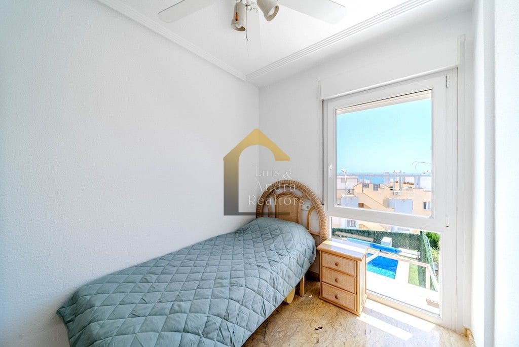 3 soveværelse Byhus til salg i Orihuela Costa med swimmingpool garage - € 450.000 (Ref: 9906787)