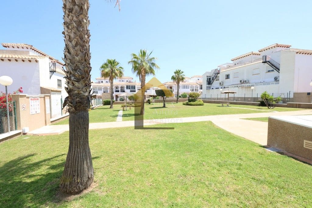 2 slaapkamer Huis te koop in Orihuela Costa met zwembad garage - € 214.000 (Ref: 9906790)