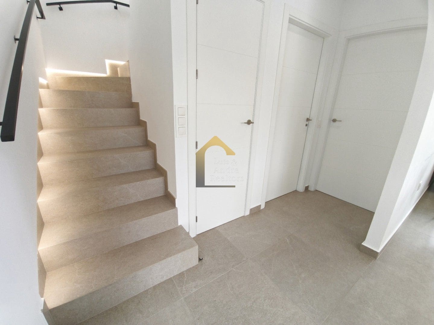 Chalet de 3 habitaciones en San Pedro del Pinatar en venta con piscina garaje - 412.000 € (Ref: 9921586)